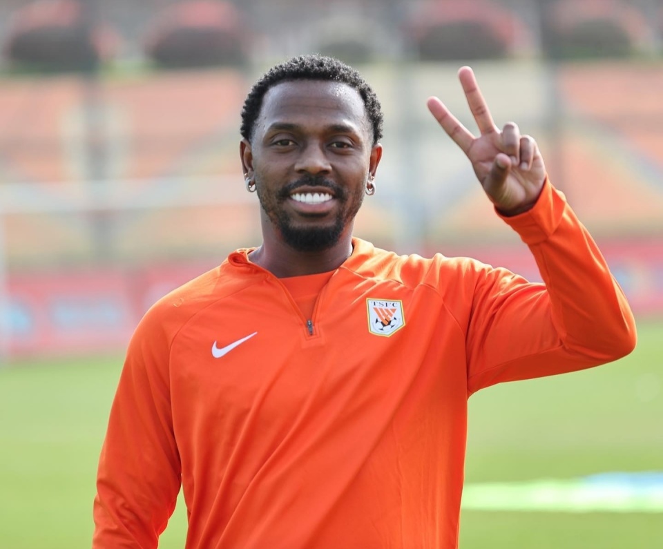 九游体育- 窗口期体能课后，阿贾克斯手感冰凉备战葡超，管理层满意，临场指挥获称赞