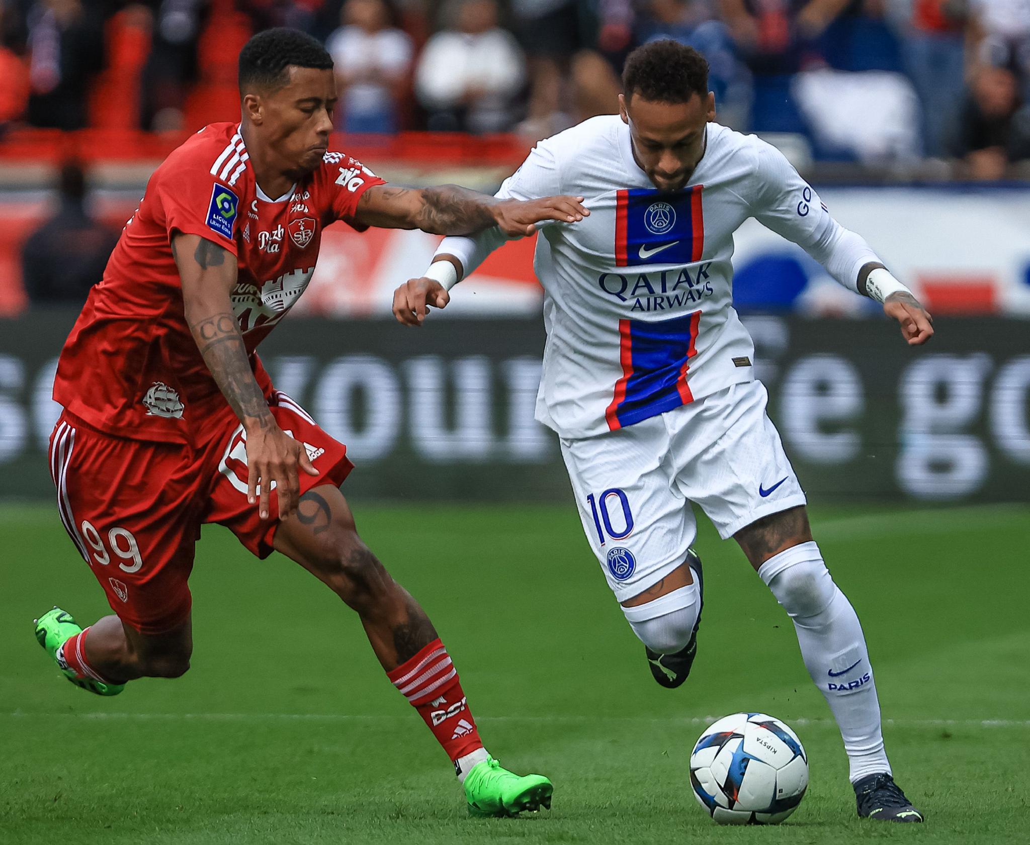 九游娱乐-包含Doinb迎来十二赛季高光表现，巴黎圣日耳曼球迷沸腾！的词条