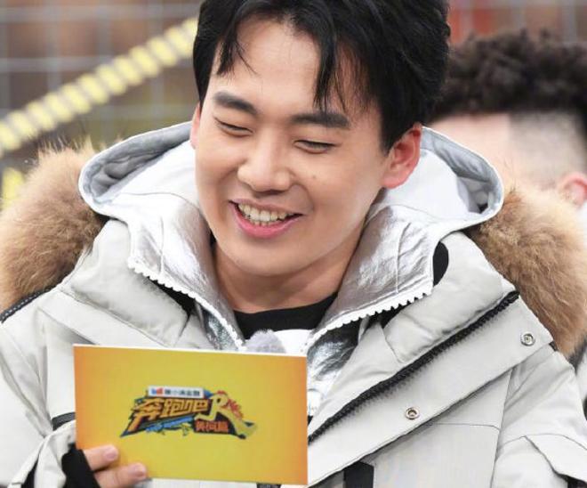 九游-Karsa回归赛场，势不可挡首场状态亮眼，掘金观众沸腾！的简单介绍